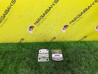 Петли 5-й двери SUZUKI JIMNY JA22W K6A-T 69510-80111 1 ракурс