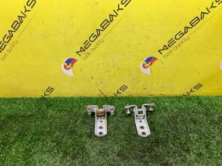 Петля дверная левая передняя MITSUBISHI PAJERO IO H77W 4G94 MR292179 1 ракурс Петля дверная левая передняя MITSUBISHI PAJERO IO H77W 4G94 MR292179 1 ракурс