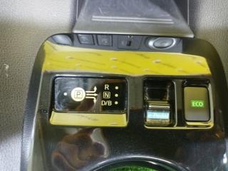 Консоль кпп NISSAN LEAF ZE1 EM57 969415SJ0A 3 ракурс