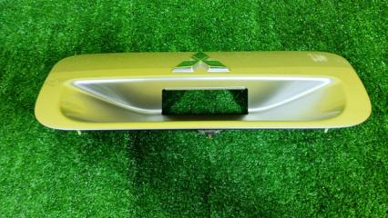 Накладка 5-й двери MITSUBISHI DION CR6W 4G94 MR971115 3 ракурс