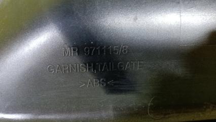 Накладка 5-й двери MITSUBISHI DION CR6W 4G94 MR971115 5 ракурс