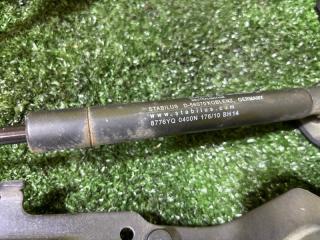 Петля капота VOLVO XC60 DZ90 B6304T4 8776YQ 0400N 4 ракурс