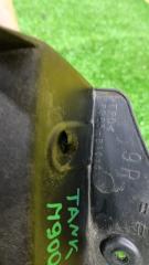 Накладка 5-й двери правая TOYOTA TANK M900A 64886B1020 3 ракурс
