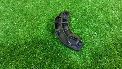 Крепление бампера левое заднее TOYOTA VOXY ZRR85 3ZR-FAE 7586228020 3 ракурс