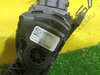 Педаль подачи топлива SUZUKI ESCUDO YE21S M16A 4940068L01 2 ракурс Педаль подачи топлива SUZUKI ESCUDO YE21S M16A 4940068L01 2 ракурс
