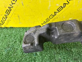 Пенопласт в бампер передний TOYOTA AURIS ZWE186H 52611-12360 3 ракурс