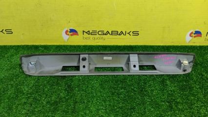 Накладка 5-й двери MAZDA DEMIO DY3W ZJ-VE D35050811 4 ракурс Накладка 5-й двери MAZDA DEMIO DY3W ZJ-VE D35050811 4 ракурс