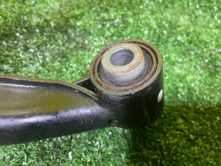 Рычаг правый передний NISSAN STAGEA WGNC34 RB25DE 54524AA000 3 ракурс