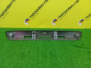 Накладка 5-й двери MAZDA DEMIO DY3W ZJ-VE D35050811 5 ракурс Накладка 5-й двери MAZDA DEMIO DY3W ZJ-VE D35050811 5 ракурс