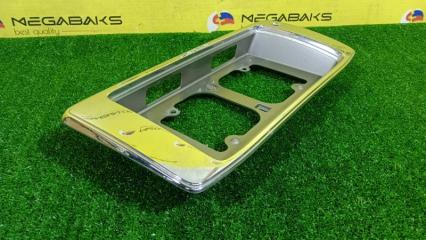 Накладка на багажник TOYOTA CROWN MAJESTA JZS177 2JZ-FSE 7680130030 4 ракурс