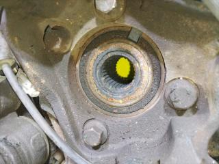 Ступица левая передняя SUBARU FORESTER SH5 EJ204 28373FG000 3 ракурс