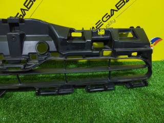 Решетка радиатора TOYOTA AQUA NHP10 1NZ-FXE 5311152780 2 ракурс