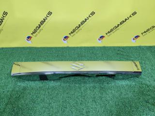 Накладка 5-й двери правая SUZUKI SOLIO MA36S K12C 83940A81P0 4 ракурс