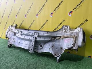 Rear cut TOYOTA AQUA NHP10 3 ракурс