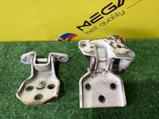 Петля дверная правая передняя MAZDA BONGO SK82M F8 S47P-58-210D 2 ракурс Петля дверная правая передняя MAZDA BONGO SK82M F8 S47P-58-210D 2 ракурс