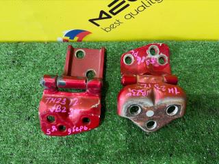 Петли 5-й двери SUZUKI JIMNY JB23W K6A-T 69510-81A01 2 ракурс