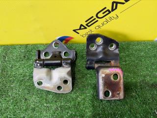 Петли 5-й двери SUZUKI JIMNY JB23W K6A-T 69510-81A01 2 ракурс