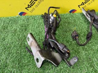 Петля капота VOLVO V40 MZ63 B5204T9 31385071 3 ракурс