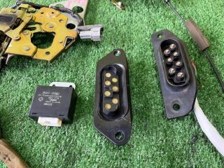 Замок двери правый задний NISSAN SERENA TC24 QR20DE 82560CX001 5 ракурс