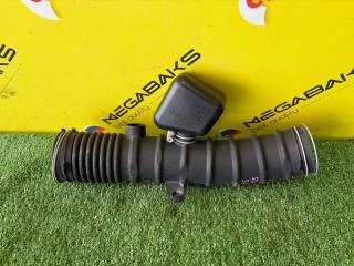 Патрубок воздушного фильтра TOYOTA MARK X GRX135 4GR-FSE 17881-31150 2 ракурс Патрубок воздушного фильтра TOYOTA MARK X GRX135 4GR-FSE 17881-31150 2 ракурс