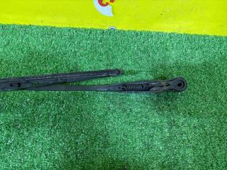 Дворник 5-й двери MAZDA PREMACY CP8W FP C100-67-421 3 ракурс