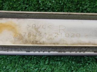 Молдинг на дверь правый задний TOYOTA CALDINA ST210 3S-FE 7574121010 5 ракурс