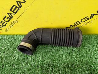 Патрубок воздушного фильтра SUZUKI JIMNY JB23W K6A-T 13881-83A00 2 ракурс