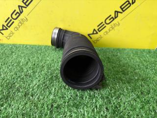 Патрубок воздушного фильтра SUZUKI JIMNY JB23W K6A-T 13881-83A00 4 ракурс