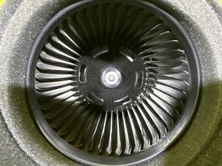Мотор охлаждения батареи TOYOTA PRIUS ZVW51 2ZR-FXE G923047050 2 ракурс Мотор охлаждения батареи TOYOTA PRIUS ZVW51 2ZR-FXE G923047050 2 ракурс