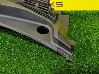 Жабо SUZUKI SPLASH XB32S K12B 7233151K01 5 ракурс Жабо SUZUKI SPLASH XB32S K12B 7233151K01 5 ракурс