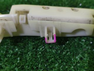 Крепление бампера правое переднее NISSAN NV200 VM20 HR16DE 3 ракурс