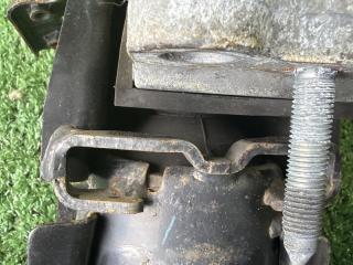 Подушка двигателя правая передняя TOYOTA COROLLA FIELDER ZRE144 2ZR-FE 1230537030 5 ракурс