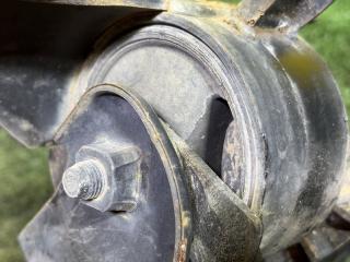 Балка под кпп MITSUBISHI PAJERO IO H66W 4G93 MR448435 4 ракурс