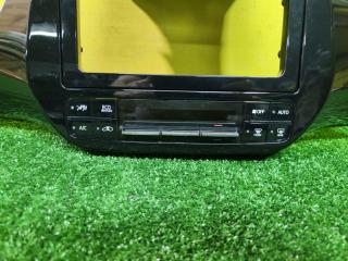 Консоль магнитофона TOYOTA PRIUS ZVW51 2ZR-FXE 5590047201 3 ракурс