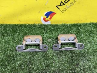 Петли 5-й двери SUBARU FORESTER SH5 EJ205 61820FC100 3 ракурс
