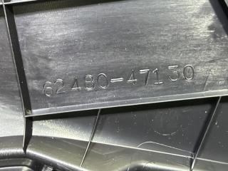 Накладка на стойку кузова левая задняя TOYOTA PRIUS ZVW51 2ZR-FXE 6248047130 4 ракурс