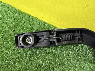 Дворник 5-й двери задний TOYOTA COROLLA RUMION NZE151 1NZ-FE 5 ракурс