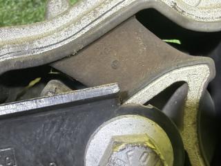 Подушка двигателя задняя VOLVO XC60 DZ D4204T14 F7021101 4 ракурс Подушка двигателя задняя VOLVO XC60 DZ D4204T14 F7021101 4 ракурс
