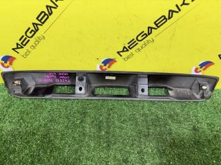 Накладка 5-й двери MAZDA DEMIO DY3W ZJ-VE D35050811 5 ракурс Накладка 5-й двери MAZDA DEMIO DY3W ZJ-VE D35050811 5 ракурс
