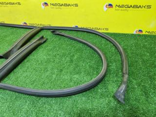 Уплотнительная резинка дверей TOYOTA CROWN GS151 1G-FE 6238130110 2 ракурс