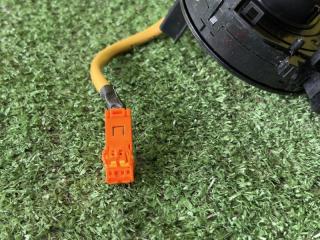 Шлейф-лента air bag TOYOTA IST NCP110 1NZ-FE 8430612100 3 ракурс