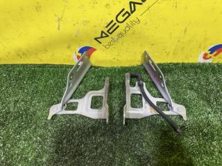 Петля капота HONDA FIT GP6 LEB 1 ракурс Петля капота HONDA FIT GP6 LEB 1 ракурс