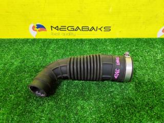 Патрубок воздушного фильтра SUZUKI JIMNY JB23W K6A-T 1388181AA0 1 ракурс