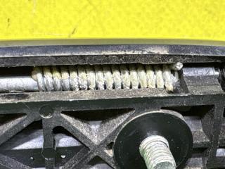 Ручка двери правая передняя SUZUKI JIMNY JB64W R06A 3 ракурс