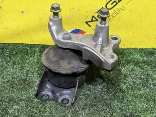 Подушка двигателя правая передняя HONDA STEP WAGON RK5 R20A 3 ракурс Подушка двигателя правая передняя HONDA STEP WAGON RK5 R20A 3 ракурс
