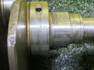 Коленвал SUBARU FORESTER SF5 EJ205 12200AA210 4 ракурс Коленвал SUBARU FORESTER SF5 EJ205 12200AA210 4 ракурс