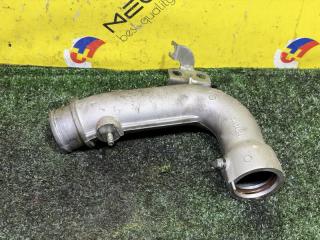 Патрубок турбины MITSUBISHI CANTER FEA 4P10 504340841 2 ракурс Патрубок турбины MITSUBISHI CANTER FEA 4P10 504340841 2 ракурс