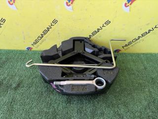 Домкрат SUBARU FORESTER SH5 EJ204 1 ракурс Домкрат SUBARU FORESTER SH5 EJ204 1 ракурс