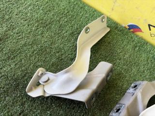 Петля капота NISSAN LATIO N17 5 ракурс