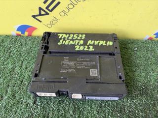 Электронный блок TOYOTA YARIS MXPA10 M15A-FXE 8674142220 2 ракурс